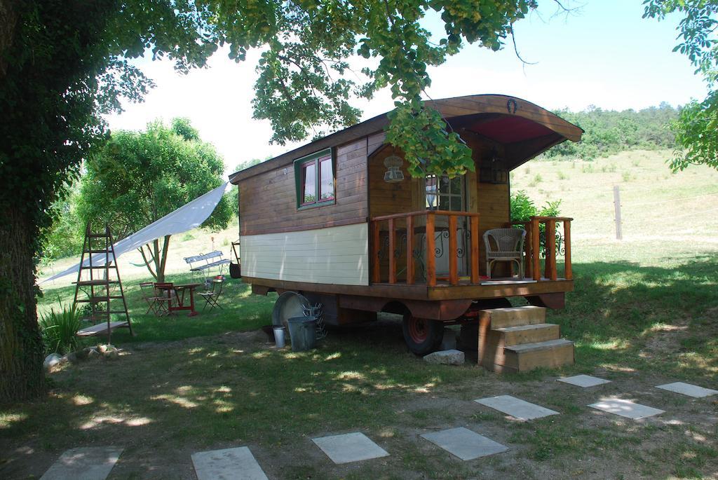 Maison D'Hotes Ainsi Soie T-Il Bed & Breakfast Combovin Eksteriør bilde